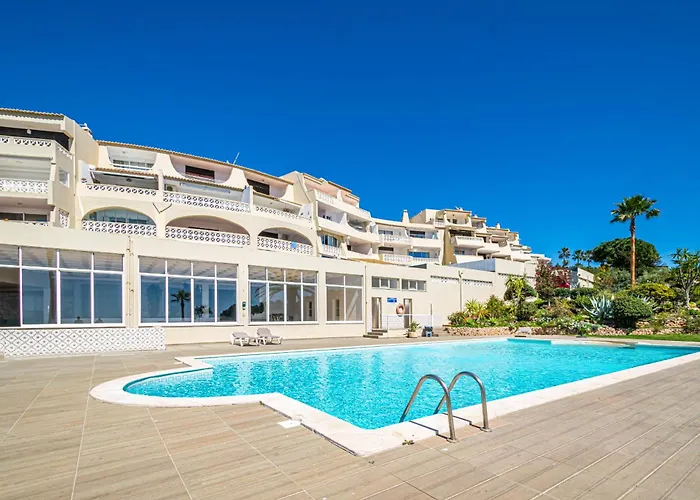 Beguest Aveiros View *